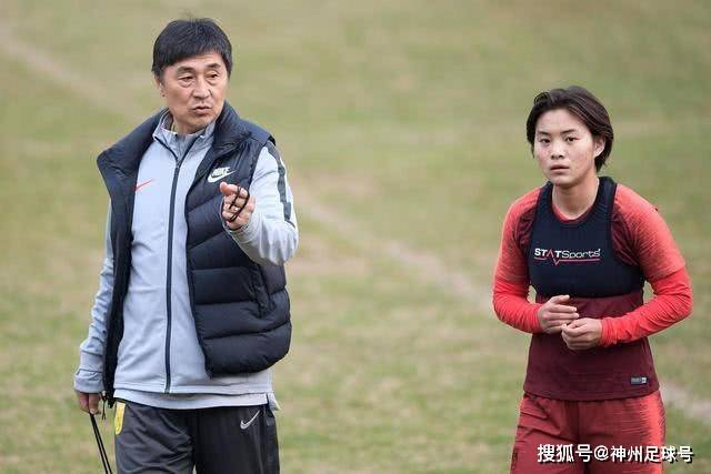 年薪15万的中层白领正面临最大裁员风险
